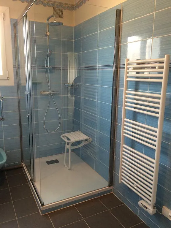 Salle de bain PMR